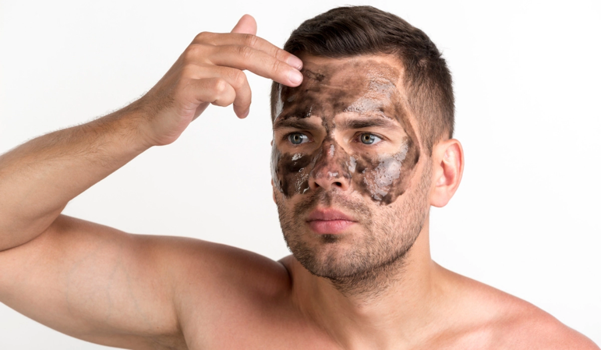 TOP 3 tratamente faciale pe care clientii salonului tau le vor aprecia