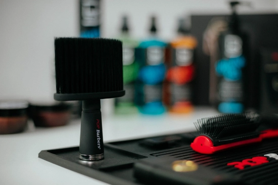 Pamatuf - POP BARBERS pentru frizerie 